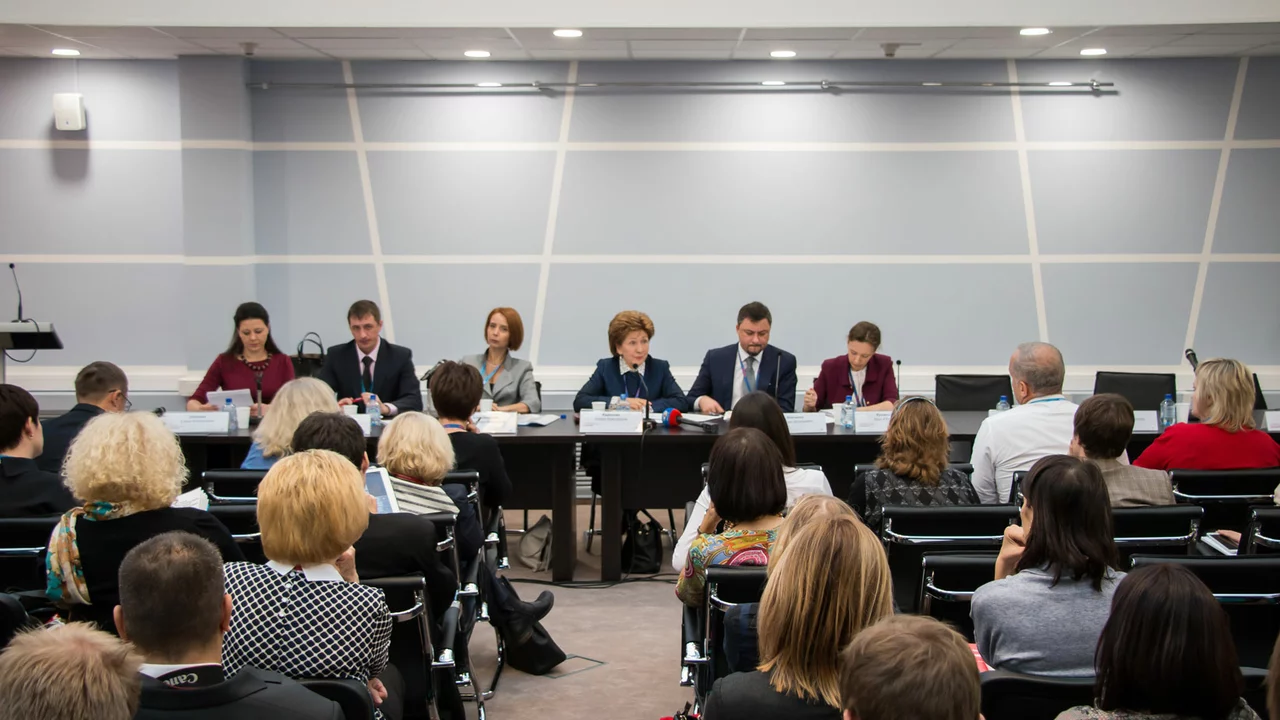 What is it with the Hipinion forum and why is it so exclusive?